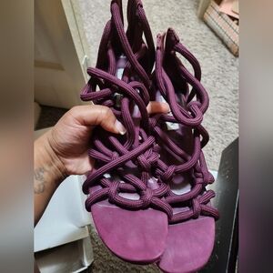 Women heal sandals
